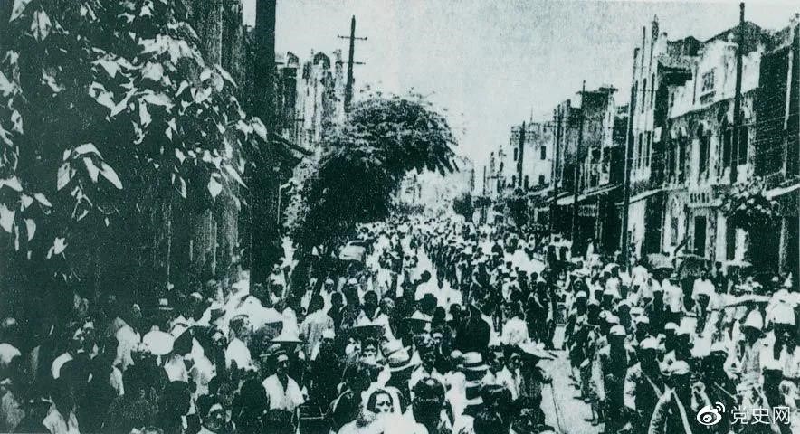 1949年5月22日,第二野战军解放南昌。